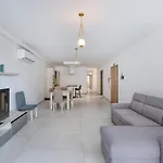 Prime Qawra With Balcony, Ac, Full Kitchen & Wifi By 360 Estates Appartement *