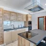 Prime Qawra With Balcony, Ac, Full Kitchen & Wifi By 360 Estates Appartement *