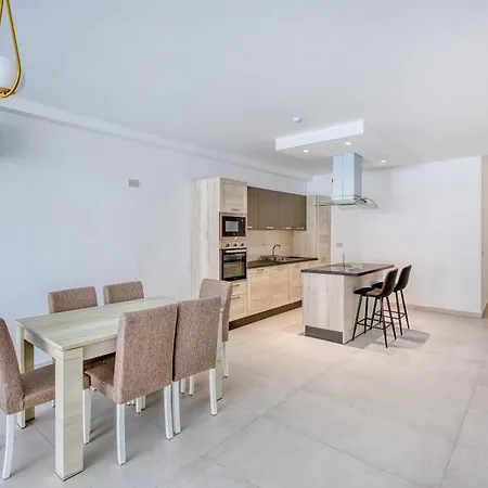 Prime Qawra With Balcony, Ac, Full Kitchen & Wifi By 360 Estates Apartment St. Paul's Bay