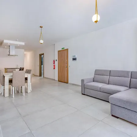 Prime Qawra With Balcony, Ac, Full Kitchen & Wifi By 360 Estates Apartman San Pawl il-Baħar