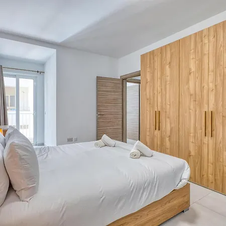 Apartment Prime Qawra With Balcony, Ac, Full Kitchen & Wifi By 360 Estates St. Paul's Bay