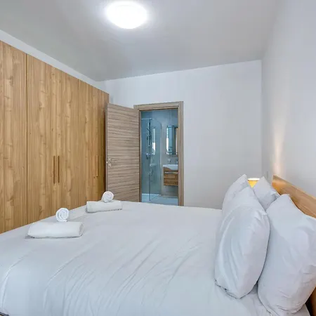 Prime Qawra With Balcony, Ac, Full Kitchen & Wifi By 360 Estates *