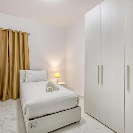 Prime Qawra With Balcony, Ac, Full Kitchen & Wifi By 360 Estates Apartman San Pawl il-Baħar