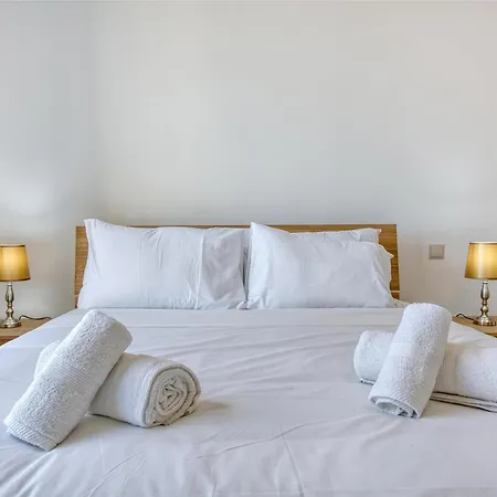 Apartman Prime Qawra With Balcony, Ac, Full Kitchen & Wifi By 360 Estates San Pawl il-Baħar