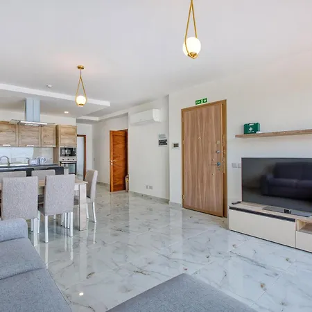 Apartman Prime Qawra With Balcony, Ac, Full Kitchen & Wifi By 360 Estates San Pawl il-Baħar