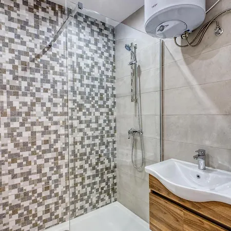 Prime Qawra With Balcony, Ac, Full Kitchen & Wifi By 360 Estates St. Paul's Bay