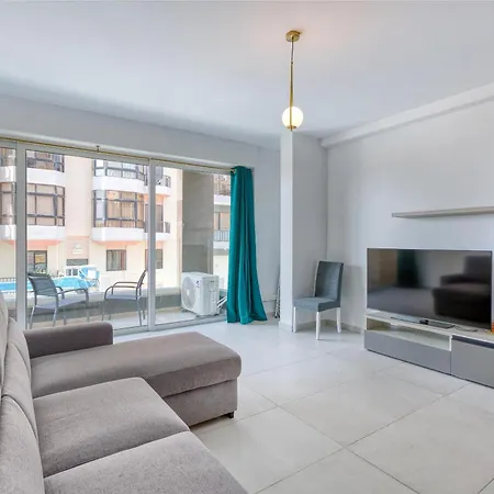 Апартаменты Prime Qawra With Balcony, Ac, Full Kitchen & Wifi By 360 Estates *