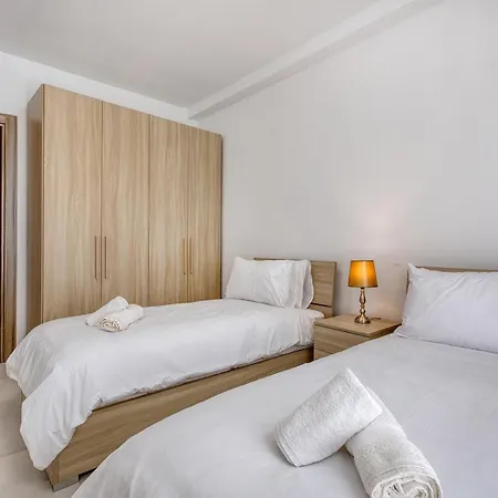 Prime Qawra With Balcony, Ac, Full Kitchen & Wifi By 360 Estates Апартаменты