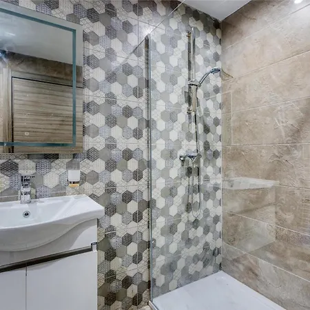 Prime Qawra With Balcony, Ac, Full Kitchen & Wifi By 360 Estates Апартаменты