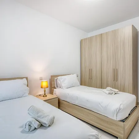 Prime Qawra With Balcony, Ac, Full Kitchen & Wifi By 360 Estates *