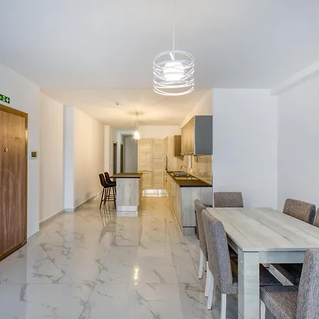 Prime Qawra With Balcony, Ac, Full Kitchen & Wifi By 360 Estates Апартаменты Сент-Полс-Бей