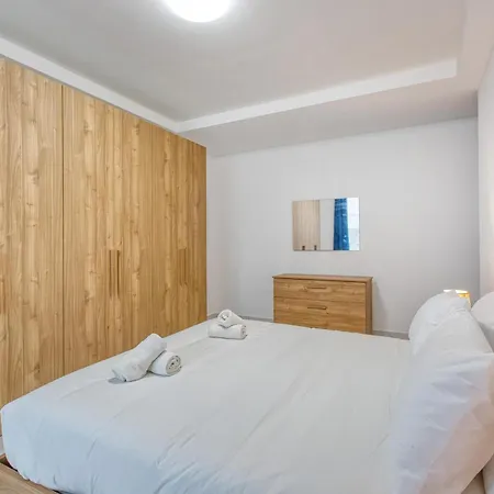 Апартаменты Prime Qawra With Balcony, Ac, Full Kitchen & Wifi By 360 Estates Сент-Полс-Бей