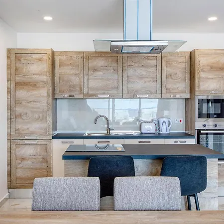 Prime Qawra With Balcony, Ac, Full Kitchen & Wifi By 360 Estates Апартаменты